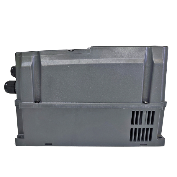 Фото - Частотний перетворювач з 220В 1фаза на 220В 3фази (1/3фаза) векторний 2.2KW M-Driver 980 з класом захисту IP66