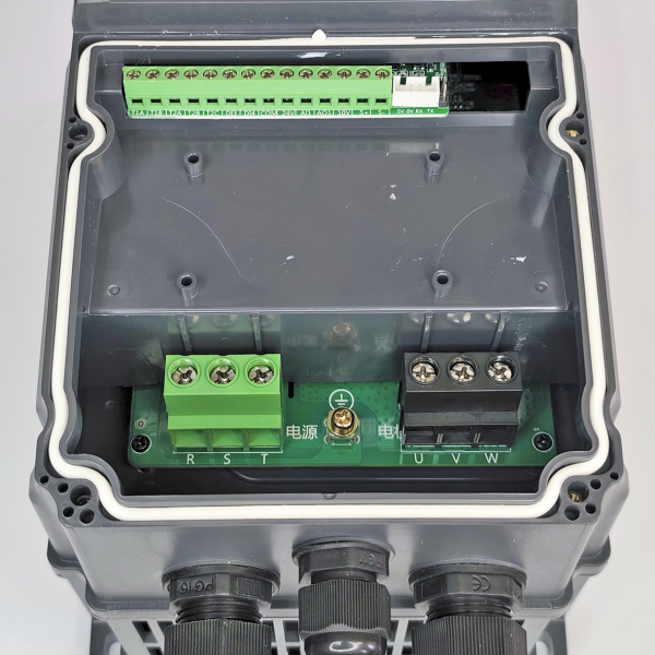 Фото - Частотний перетворювач 380В 3фази векторний 7.5KW M-Driver 980 з класом захисту IP66